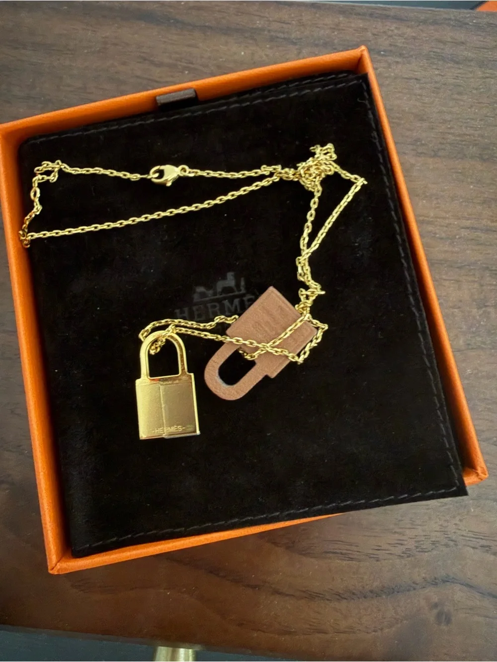 Hermes elegant pendant